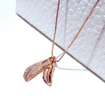 Style Leaf Pendant Necklace
